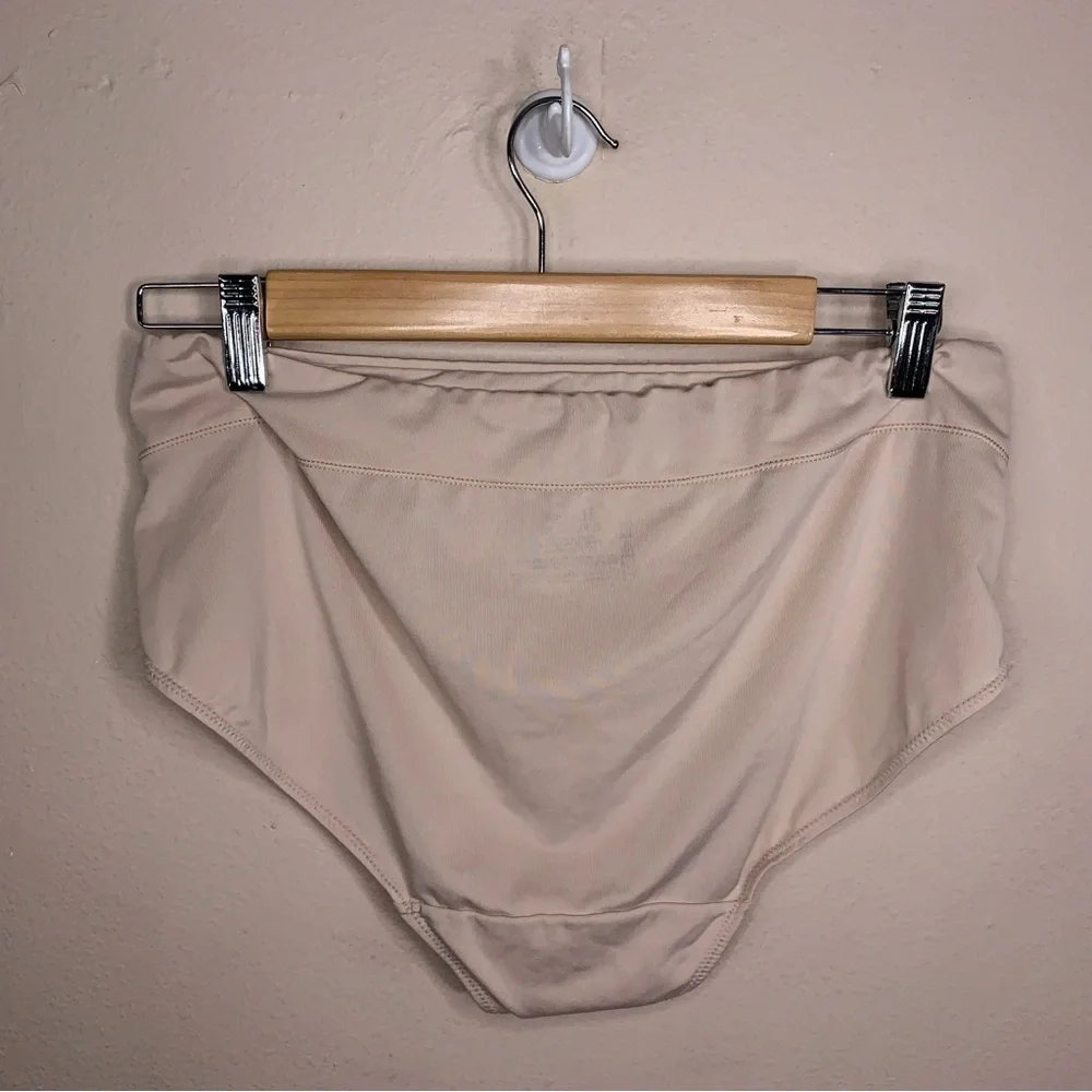 NWOT XL Hanes Set Of 3 Underwear Briefs Neutral Tones White Beige Black Classic